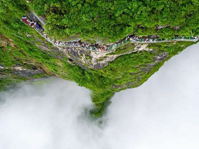 天门山西线玻璃栈道