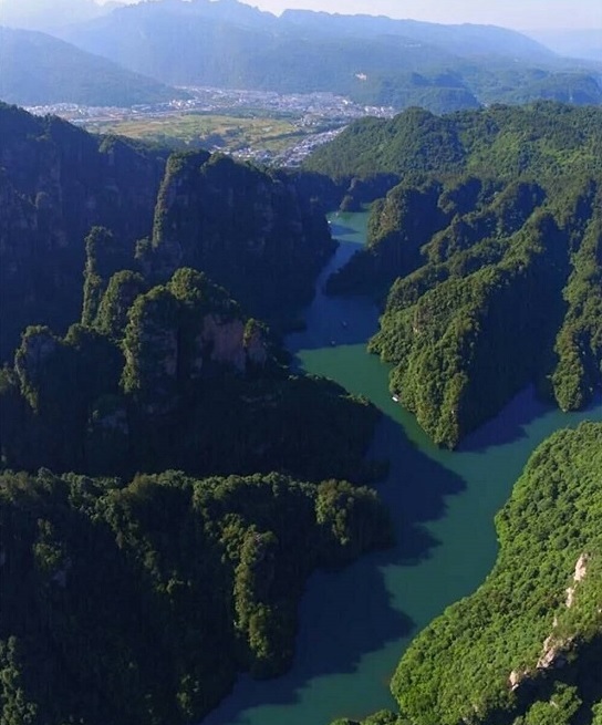 张家界宝峰湖